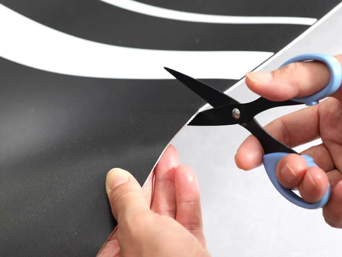 収まりきらない場合、ハサミでカット出来る